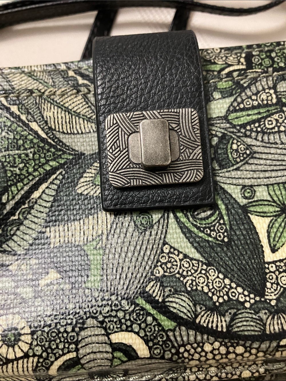 Sakroots 3 in 1 Crossbody Wristlet Phone Wallet Artist Circle Sage Spirit Desert - Picture 8 of 10